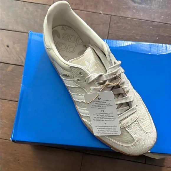 Adidas Women’s Samba OG Shoes - Picture 2 of 8